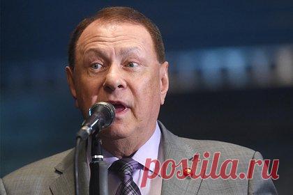 Директор театра «Ленком» объяснил суды с актрисой Захаровой. Директор театра «Ленком» Марк Варшавер объяснил суды с актрисой Александрй Захаровой. Режиссер заявил, что артистка проиграла уже четыре суда с театром. Ранее она предъявляла претензии на авторские права на четыре спектакля ее отца Марка Захарова, но получила отказ. Теперь она претендует на все работы Захарова.