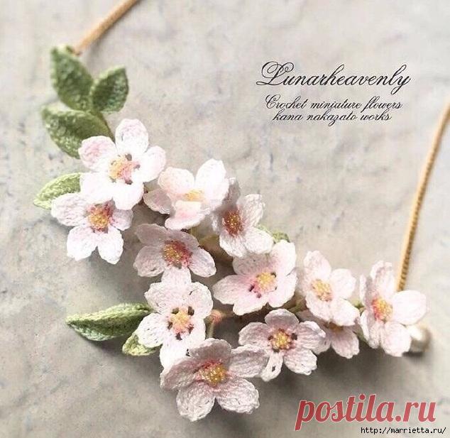 Вязаные украшения handmade. Веточка цветущего абрикоса