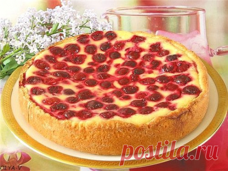 Пирог-сметанник с ягодами