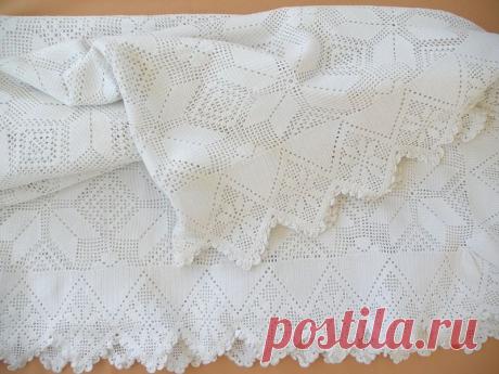 Articles vendus > Linge ancien de lit >   LINGE ANCIEN/Charmante courte pointe ou couverture au crochet d art en fil de coton blanc - Passion de Blanc - Broderie ancienne - Antique &amp; Vintage French linen