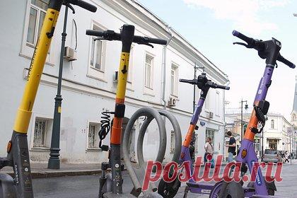 В петербургской квартире загорелся электросамокат. Электросамокат загорелся в квартире в Красногвардейском районе Санкт-Петербурга, в результате чего произошел пожар. Инцидент произошел на Ковалевской улице рано утром 5 октября. Пострадал хозяин, его оперативно госпитализировали. По предварительным данным, загорелся аккумулятор самоката.