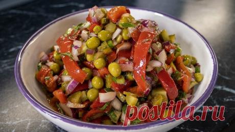 этот простой, но невероятно вкусный салат называют «Колыма». Делается быстро, ингредиенты самые доступные, а вкус — яркий и свежий.