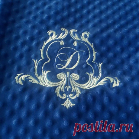 Вышивка на пледе на заказ. Цена вышивки 200 грн.
#вышивка #машиннаявышивка #домашнийтекстиль 
#вышивкаплед #пледсвышивкой
#пледименной
#вышивкаподарок #программыдлявышивки #индивидуальнаявышивка #вышивканазаказ #именнаявышивка #вышивкахарьков #октябрь27