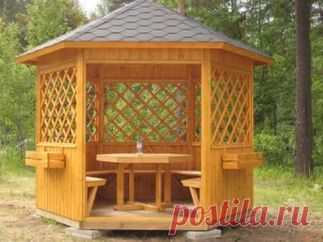Уютная летняя беседка.