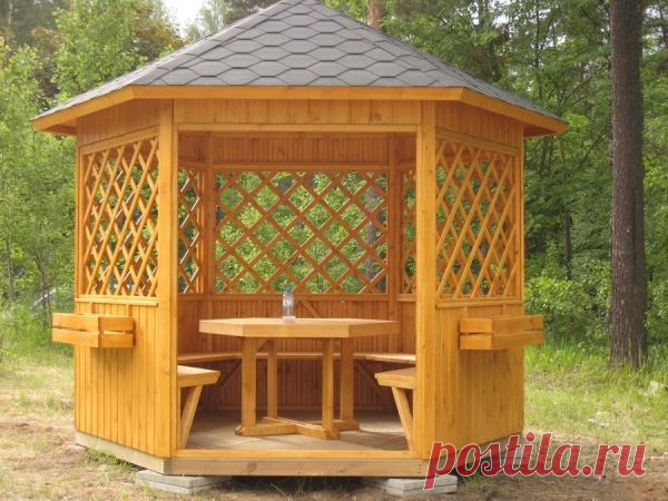 Уютная летняя беседка.