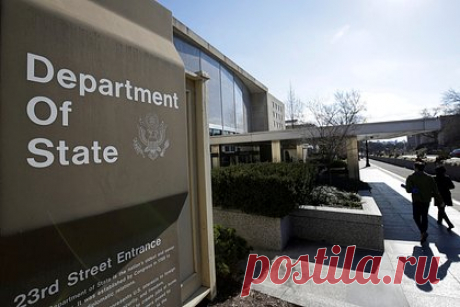 Госдеп ввел санкции против двух российских военных. Госдеп США ввел санкции против двух российских военных из-за приписываемых им нарушений прав человека. По словам госсекретаря Энтони Блинкена, полковник Азатбек Омурбеков и ефрейтор Даниил Фролкин причастны к грубым нарушениям прав человек в селе Андреевка, которое располагается в Киевской области Украины.