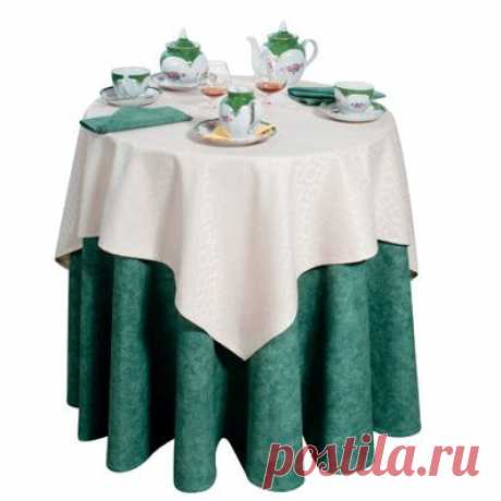 Скатерть — очень древний магический предмет, вобрав­ший в свою историю культурные традиции и приметы разных народов, их представле­ния о красоте, благосостоянии и изобилии . Были известны уже в Древнем Египте, Древ­нем Востоке, в Иудее, в Персии, а также в Древней Гре­ции и Древнем Риме.
Итак, скатерть в старинные времена была частью приданого невесты, наряду с драгоценностями. Мастерицы расшивали её золотом, отделывали кружевом или вязаными вставками. Это была очень тонкая и
