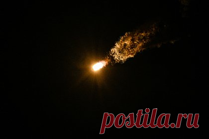 Первый аппарат группировки «Сфера» выведен на орбиту. Первый аппарат многоспутниковой группировки «Сфера» «Скиф-Д» и три спутника связи «Гонец-М», запущенные на ракете-носителе «Союз-2.1б» с космодрома Восточный в субботу, 22 октября, выведены на орбиту. Об этом сообщила корпорация «Роскосмос». Аппарат и спутники доставлены на свои орбиты разгонным блоком «Фрегат».