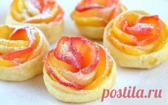 Слойки с яблоками «Розочки»