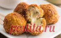 Рецепт Мясные шарики фаршированные моцареллой в домашних условиях