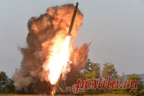 Северная Корея запустила две ракеты малой дальности. Северная Корея запустила две баллистические ракеты малой дальности со стороны Пхеньяна. Согласно данным южнокорейских военных, запуск был произведен в период с 18:10 до 18:20 (12:10-12:20 по московскому времени) в сторону Японского моря. Ранее сообщалось, что вероятность новых ядерных испытаний в КНДР возросла.