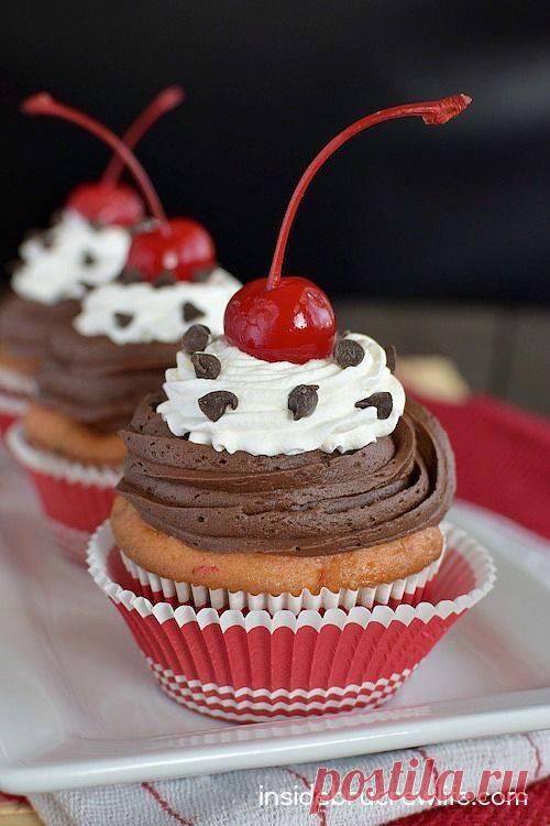 СЛАДЕНЬКОЕ,ВКУСНЕНЬКОЕ........УГОЩАЙТЕСЬ!