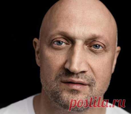 Гоша Куценко восхищается Артуром Пирожковым: актер сделал фото на удачу