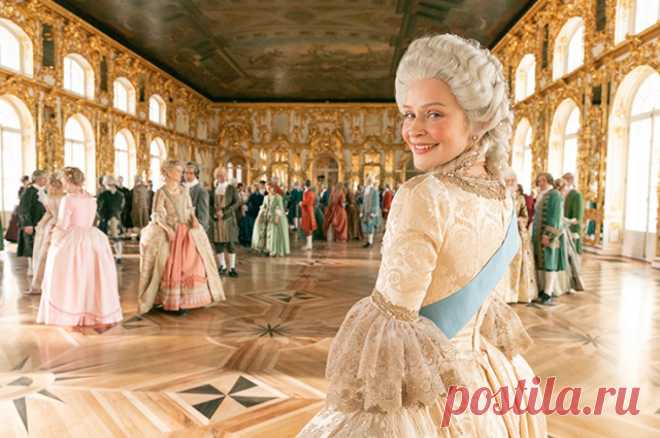 Мать и мачеха «бабьего века» нашей истории. Где просел фильм «Императрицы»?. Нельзя не признать, что режиссёр Андрей Кравчук проделал большой путь от совершенно беспомощного и наполненного клюквой фильма «АдмиралЪ» к созданию нестыдной картины о трёх русских императрицах.
