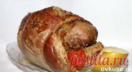 Рулет из бедра индейки с крекерами и помидорами черри - Простые рецепты Овкусе.ру