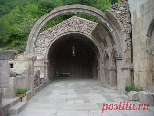 Վահանավանք (միջնադարյան վանական համալիր), Սյունիքի մարզ Монастырь Ваганаванк. Является усыпальницей сюникских царей и князей, Сюникская область