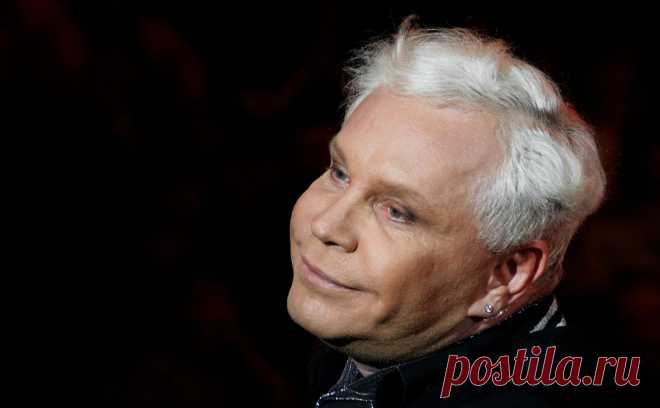 На Троекуровском кладбище открыли памятник Борису Моисееву. На Троекуровском кладбище в Москве в годовщину смерти открыли памятник артисту Борису Моисееву, сообщил РБК его арт-директор Сергей Горох.