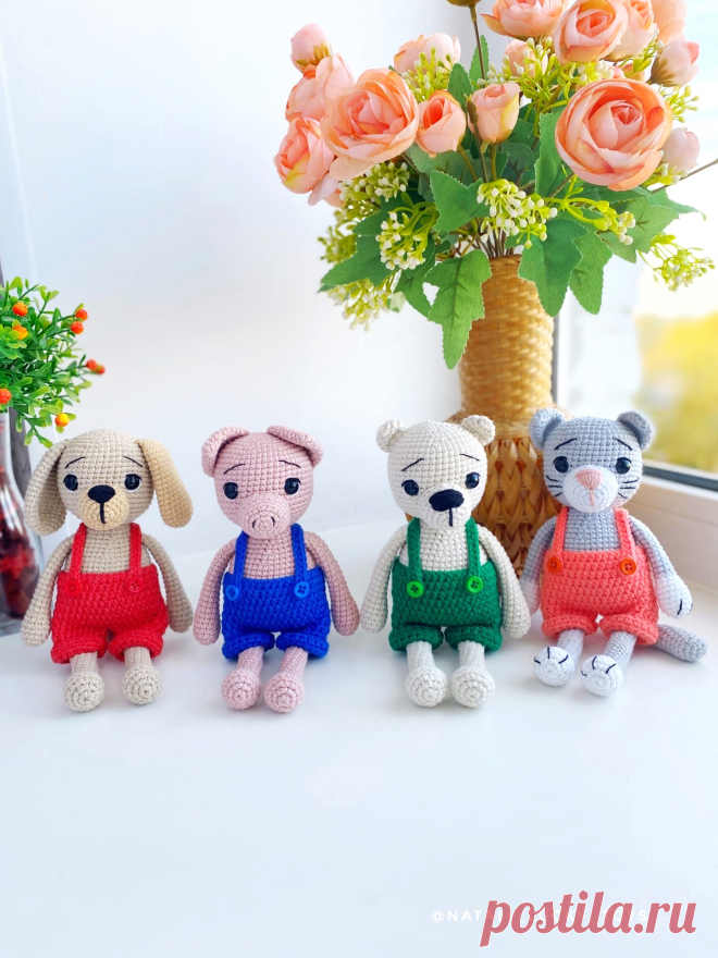 PDF Малыши в шортиках крючком. FREE crochet pattern; Аmigurumi animal patterns. Амигуруми схемы и описания на русском. Вязаные игрушки и поделки своими руками #amimore - собачка, щенок, собака, свинка, поросёнок, свинья, мишка, медведь, медвежонок, котик, кот, котёнок.