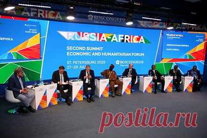 В России нашли способ возместить списанные Африке долги. Россия планирует многократно перекрыть размер прощенных африканским странам долгов поступлениями в бюджет от экспортных контрактов, заявил зампредседателя комитета Госдумы по бюджету и налогам Михаил Щапов. Списанное является задолженностями прошлых лет, которые по ряду причин было практически не вернуть.