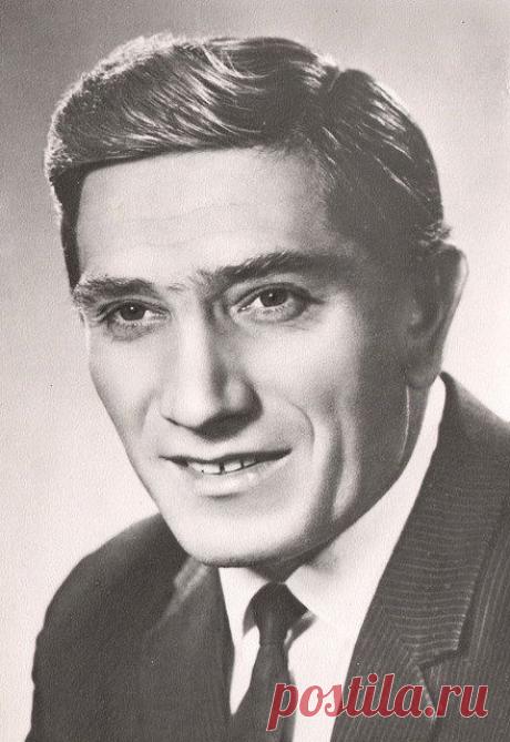 Армен Джигарханян