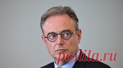 Премьер Бельгии предупредил о последствиях конфискации российских активов. Премьер Бельгии Барт Де Вевер предупредил о возможных системных последствиях конфискации российских активов. Читать далее