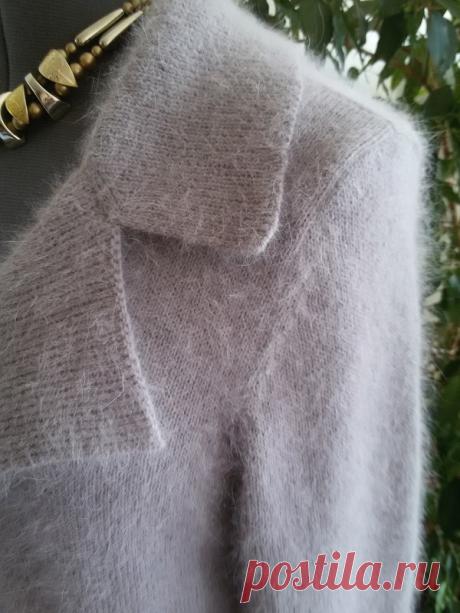 Мастер-классы (вяжем на машине) Небольшой МК по английскому воротнику. Схема-выкройка воротника и планки с отлётом. Отвязанные детали. На полочке рассчитываете убавки на вырез.Отвязываете детали. Планка с отворотом,шириной 4 см вя …