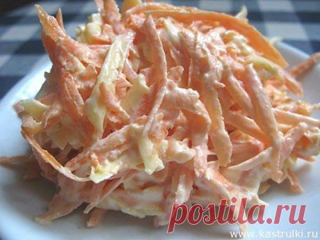 Салат с кальмарами, яйцами и луком
