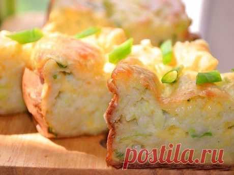 ПОДБОРКА ЛУЧШИХ РЕЦЕПТОВ С КАБАЧКАМИ

1. Кабачки жареные
Такие кабачки готовила моя бабушка. Я впадаю в детство каждое лето.

2. Кабачки с мясом в кляре
3. Запеканка из кабачков с зеленым луком
4. Закуска из кабачка, сыра и моркови
5. Суперские рулетики из кабачков с куриным мясом
6. Кабачки по-корейски «улетают» первыми.
7. Кабачковая запеканка
8. Пицца из кабачка
9. Вкуснейший тортик из кабачков
10. Оладьи из кабачков

Рецепты, ингредиенты и способ приготовления смотрите...