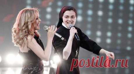 Победившая в шоу Голос монахиня спела с Кайли Миноуг () - Афиша Mail.Ru