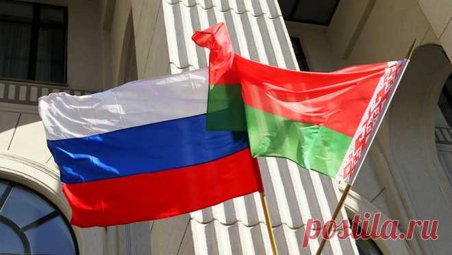 Россия и Белоруссия могут начать подготавливать специалистов по проектированию БПЛА. Руководитель Министерства образования Белоруссии Андрей Иванец заявил, что Минск и Москва прорабатывают вопрос подготовки специалистов в области авиастроения, в том числе разработчиков беспилотных летательных аппаратов (БПЛА). Об этом ...