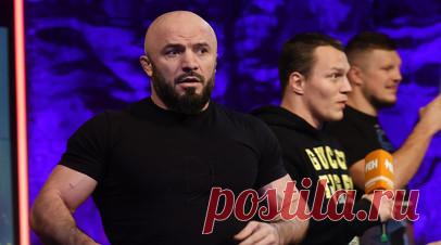 Исмаилов потребовал от Минеева билеты в бизнес-класс до Бейрута. Российский боец Магомед Исмаилов отреагировал на то, что его коллега Владимир Минеев купил ему авиабилеты до Бейрута (Ливан). Читать далее