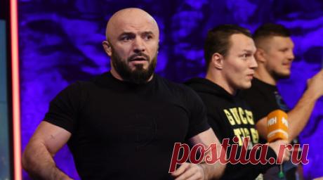 Исмаилов потребовал от Минеева билеты в бизнес-класс до Бейрута. Российский боец Магомед Исмаилов отреагировал на то, что его коллега Владимир Минеев купил ему авиабилеты до Бейрута (Ливан). Читать далее