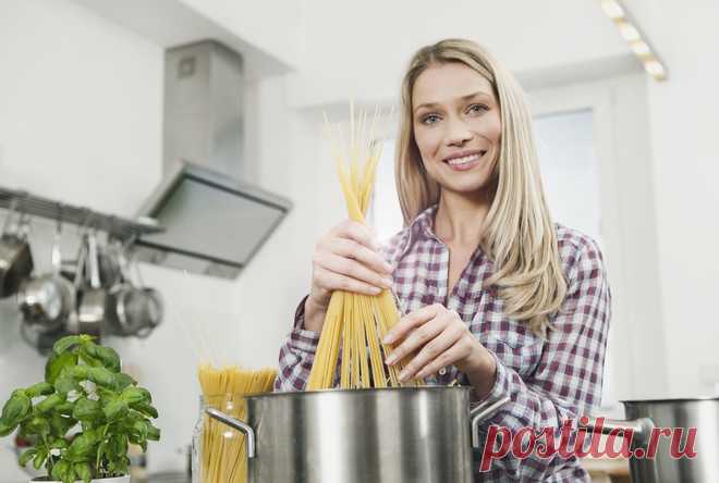 7 причин, почему нельзя выливать в раковину воду от макарон - Woman's Day