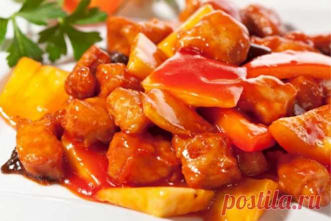 Нежные кусочки курицы в кисло-сладком соусе буквально тают во рту