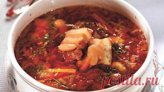 Домашняя кухня - коллекция советских  рецептов Домашняя кухня эпохи «развитого социализма» определялась тотальным дефицитом и изобретательностью хозяек. В каждой семье существовали свои фирменные рецепты, без некоторых блюд не обходилось ни одно праздничное застолье.