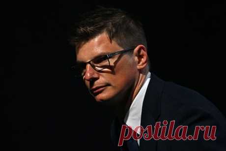 Стало известно о решении Аршавина покинуть «Зенит». «РБ Спорт» сообщил, что заместитель генерального директора по спортивному развитию «Зенита» Андрей Аршавин с большой долей вероятности покинет клуб 1 июля. Эту должность он занимал с января 2022 года. Экс-футболист выступал за сине-бело-голубых с 1999 по 2008 и с 2012 по 2015 годы.