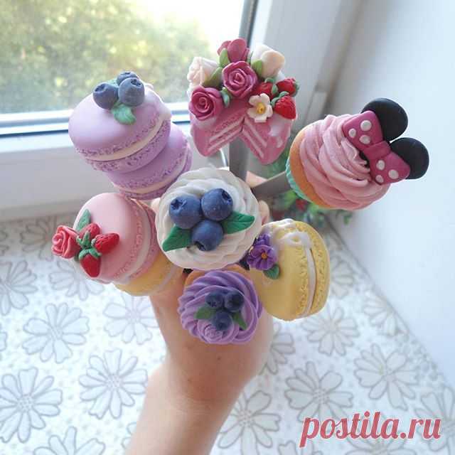 Завтра праздник - День учителя.🌷 А вы уже подготовили подарки своим любимым учителям и репетиторам? 🎓
В честь праздника хочу  сделать скидку: 🌟только сегодня 2 сладкие ложки за 700 р. 🌟
Будет радовать долго и придется очень кстати, ведь осень - время уютных чаепитий.🍁
Упакую в коробку бесплатно) 🎁