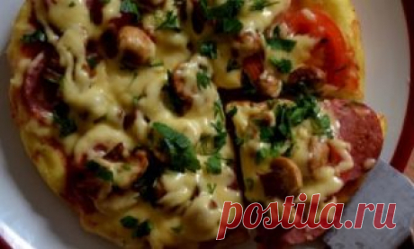 Готовим в мультиварке: вкуснейшая быстрая пицца Представляем вашему вниманию рецепт очень аппетитной пиццы, которую вы приготовите с особой лёгкостью с помощью мультиварки. 
Пицца получается сытной, ароматной и настолько вкусной, что от нее просто …