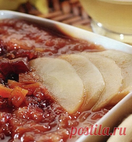 #миф_вкуснаясуббота #вкусная_суббота Тушеные яблоки с финиками и корицей Это очень вкусное домашнее блюдо. Приготовленные фрукты легко перевариваются и способствуют очищению организма. Ингредиенты на 2 порции 2 яблока. Очистить от кожуры, удалить сердцевину и нарезать ломтиками4 или 5 сухих абрикосов, вымоченных в горячей воде в течение 20 мин4 финика, желательно сорта «меджул», без косточек. Разрезать пополам2 стакана фильтрованной воды1 столовая ложка кленового сиропа1 столовая ложка…