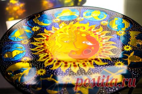 Что можно сделать из старого полированного стола - идеи для декора на фото