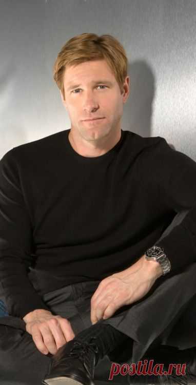 Аарон Экхарт