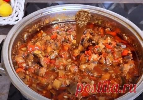 Наградить медалью того, кто придумал так готовить баклажаны. Просто и невероятно вкусно
Ингредиенты для маринованных баклажанов:
баклажаны — 4 кг;
сладкий красный перец — 1,5 кг;
острый стручковый перец — 2 шт.;
помидоры — 2,5 кг;
Продолжение на сайте: https://vkastrulke.ru/nagradit-medalyu-togo-kto-pridumal-tak-gotovit-baklazhany-prosto-i-neveroyatno-vkusno.html?utm_source=zagotov