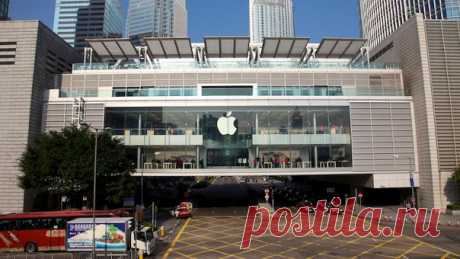 Apple заранее блокирует канал дохода для перекупщиков в Азии Apple обновила политику продаж в Гонконге. Временно все купленные айфоны в онлайн-магазине Apple и Apple Store нельзя вернуть или обменять. Правда, в качестве исключения, некоторые розничные точки могут принять на обмен или возврат дефектные устройства. На своё усмотрение. Причины изменения политики указано не было, но мы то знаем почему. Перекупщики. Гонконг — лучшее место для покупки электроники. Местные «барыги» часто пытаются…