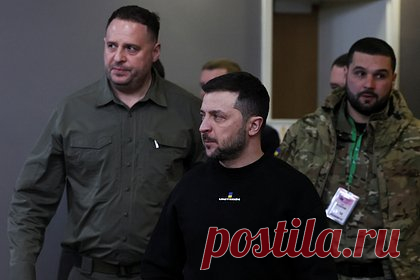 Медведев назвал апогеем «цирка уродов» встречу Зеленского с королем Англии. Когда президент Украины Владимир Зеленский прибыл в Великобританию для аудиенции с Карлом III в Букингемском дворце, это стало апогеем «цирка уродов», считает зампред Совбеза Дмитрий Медведев. Об этом он написал в своем Telegram-канале.