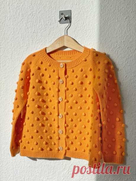 Кофточка для дочки. Регланом снизу вверх. Спицами N 3,5.