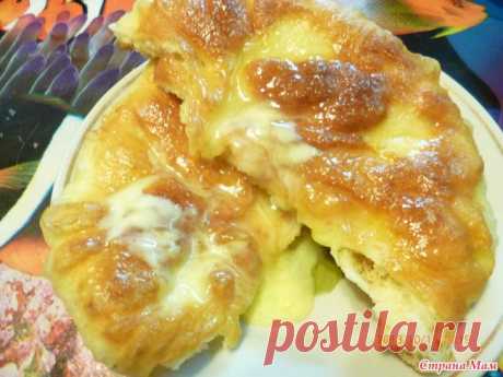 Пышки со сметаной и сахаром.