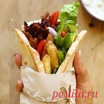 Vegan Recipe Videos 🥗 в Instagram: «Vegan gyros by @lazycatkitchen. Ingredients for Jackfruit Pork: 4 tbsp olive oil 1 medium red onion, finely diced 4 cloves garlic, finely…» 8,118 отметок «Нравится», 235 комментариев — Vegan Recipe Videos 🥗 (@veganrecipevideo) в Instagram: «Vegan gyros by @lazycatkitchen. Ingredients for Jackfruit Pork: 4 tbsp olive oil 1 medium red…»