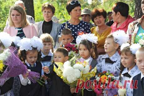 Аналитик Голованова напомнила, что россияне по закону могут получить выходной 1 сентября - Российская газета Для того, чтобы проводить ребенка в школу 1 сентября, россияне могут попросить законный отгул или взять один выходной за свой счет.