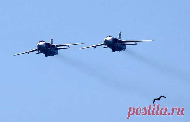 МОСКВА, 9 мая. /ТАСС/. Около 100 российских военнослужащих и авиация приняли сегодня участие в военном параде в Бишкеке, сообщили журналистам в управлении пресс- службы и информации Минобороны России. /  © Виталий Невар/ТАСС, архив | ТАСС: Общество - Российские самолеты пролетели над Бишкеком на Параде Победы