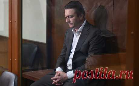 Суд приговорил экс-главу Раменского района к 9,5 годам за убийство. Бывшего главу Раменского района Подмосковья Кулакова приговорили к 9,5 годам колонии строгого режима за убийство Евгении Исаенковой в 2019 году. На ее теле нашли биологические следы Кулакова, его мотивом стала «личная неприязнь»